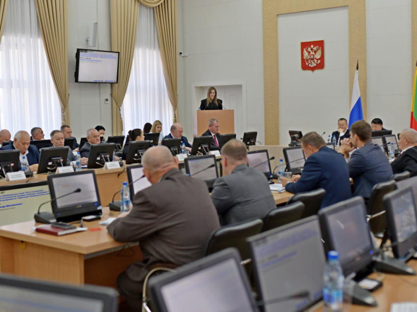 Уполномоченный по правам человека поддержал принятие законодательных решений, направленных на защиту здоровья жителей региона, связанных с запретом продажи вейпов и новыми ограничениями продажи алкоголя.